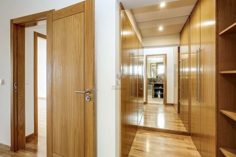 Dúplex a Alges, Lisbon, Alges - € 3.245/mes | Ref: Duplex T3 com amplo terraço e vista de rio - foto 19