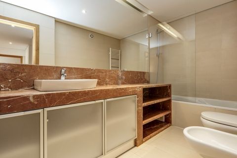 Dúplex a Alges, Lisbon, Alges - € 3.245/mes | Ref: Duplex T3 com amplo terraço e vista de rio - foto 26