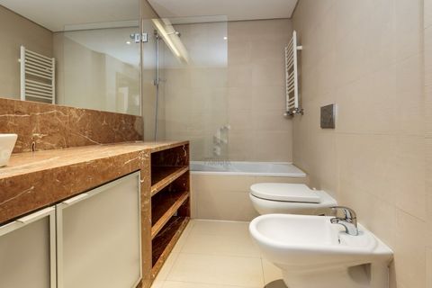 Dúplex a Alges, Lisbon, Alges - € 3.245/mes | Ref: Duplex T3 com amplo terraço e vista de rio - foto 27