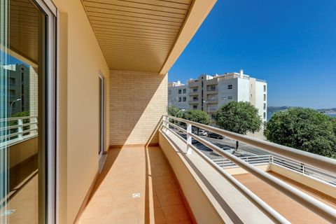 Dúplex a Alges, Lisbon, Alges - € 3.245/mes | Ref: Duplex T3 com amplo terraço e vista de rio - foto 28