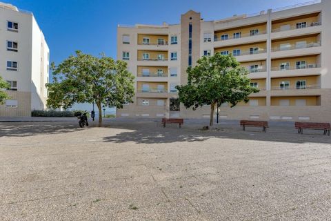 Dúplex a Alges, Lisbon, Alges - € 3.245/mes | Ref: Duplex T3 com amplo terraço e vista de rio - foto 36