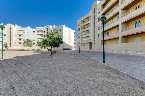 Dúplex a Alges, Lisbon, Alges - € 3.245/mes | Ref: Duplex T3 com amplo terraço e vista de rio - foto 37