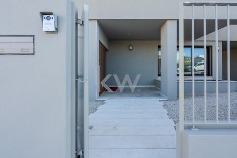 Villa i Barcarena, Lisbon, Barcarena - € 1.190.000 | Ref: KWPT-010665 - foto 3