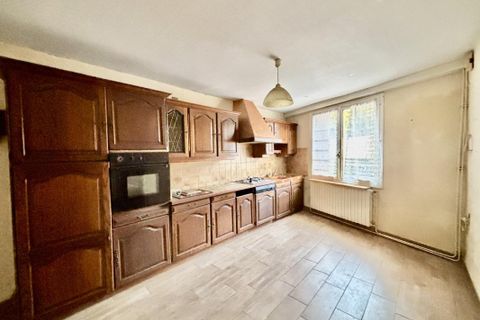 Villa a Ruffec, Charente, Ruffec - € 71.000 | Ref: 97D5CC29612E417E - foto 2