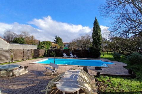 Villa en Cognac, Charente, Cognac - € 349.800 | Ref: BVI84094 - photo 1