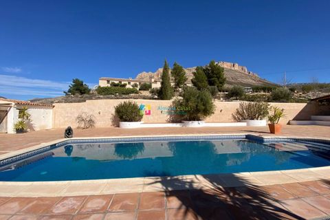 Landejendom i Velez-Blanco, Almeria, Velez-Blanco - € 695.000 | Ref: 2703 - foto 1