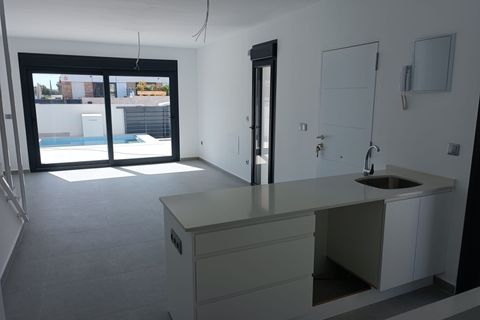Villa a Daya Nueva, Alicante, Daya Nueva - € 317.000 | Ref: C067-D01-V32 - foto 12