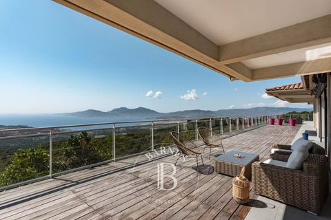 Villa en Porticcio, Corse-du-Sud, Porticcio - € 1.995.000 | Ref: RV2110 - photo 2