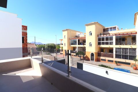 Villa a Heredades, Alicante, Heredades - € 359.900 | Ref: VRE KR1823 - foto 4