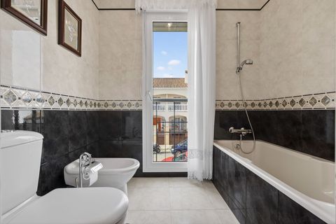 Rækkehus i Santiponce, Sevilla, Santiponce - € 650.000 | Ref: 42dd880c-ccb6-42e9-9 - foto 28