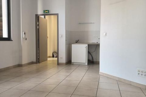 L'establiment comercial a Aubenas, Ardeche, Aubenas - € 7.932/mes | Ref: ST_REGIS_LES_ARCADES - foto 9