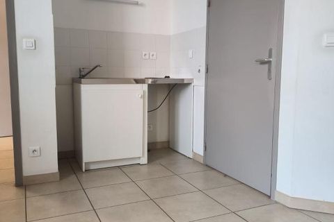 L'establiment comercial a Aubenas, Ardeche, Aubenas - € 7.932/mes | Ref: ST_REGIS_LES_ARCADES - foto 11
