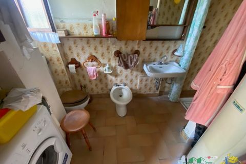 Byhus i Medesano, Parma, Medesano - € 40.000 | Ref: usn890-1 - foto 19
