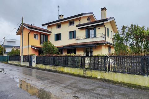 Villa a Padua, Padua, Padua - € 680.000 | Ref: arc680 - foto 29