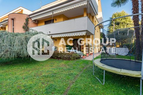Villa i Saronno, Varese, Saronno - € 520.000 | Ref: villa.bi.saronno - foto 1