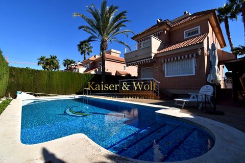 Villa in Gran Alacant, Alicante - foto 1