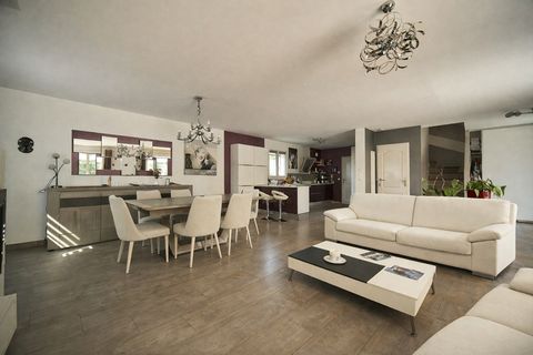 Villa a Lauris, Vaucluse, Lauris - € 470.000 | Ref: 340938900445 - foto 5