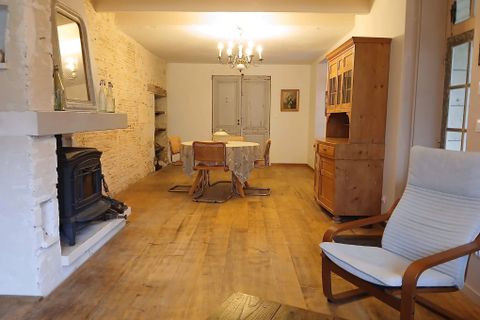 Villa a Aubeterre-sur-Dronne, Charente, Aubeterre-sur-Dronne - € 345.000 | Ref: BVI84421 - foto 3