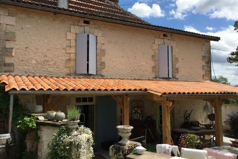 Villa a Aubeterre-sur-Dronne, Charente, Aubeterre-sur-Dronne - € 345.000 | Ref: BVI84421 - foto 8
