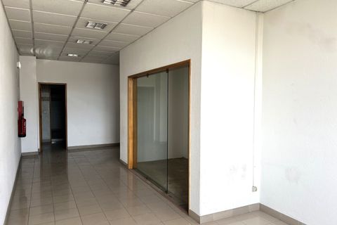 Erhvervsejendom i Amadora, Lisbon, Amadora - € 710.000 | Ref: 004-1439 - foto 5