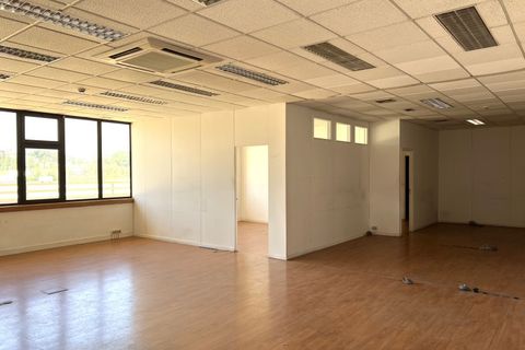 Erhvervsejendom i Amadora, Lisbon, Amadora - € 710.000 | Ref: 004-1439 - foto 6
