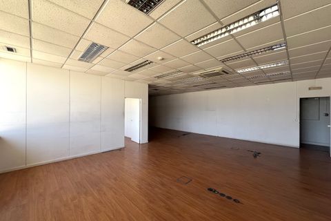 Erhvervsejendom i Amadora, Lisbon, Amadora - € 710.000 | Ref: 004-1439 - foto 7