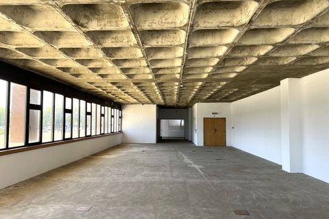 Erhvervsejendom i Amadora, Lisbon, Amadora - € 710.000 | Ref: 004-1439 - foto 9