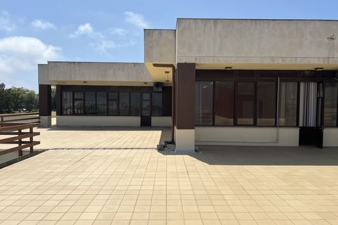Erhvervsejendom i Amadora, Lisbon, Amadora - € 710.000 | Ref: 004-1439 - foto 12