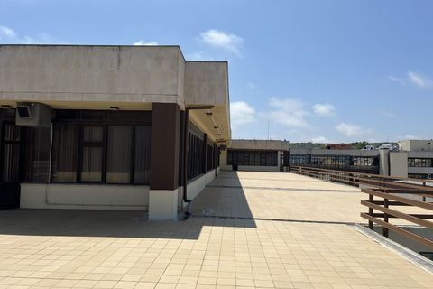 Erhvervsejendom i Amadora, Lisbon, Amadora - € 710.000 | Ref: 004-1439 - foto 13