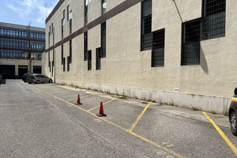Erhvervsejendom i Amadora, Lisbon, Amadora - € 710.000 | Ref: 004-1439 - foto 16