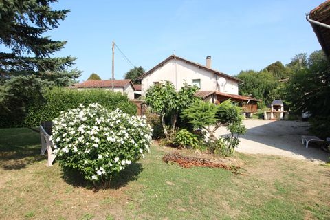 Landsbyhus i Mazerolles, Charente, Mazerolles - € 267.500 | Ref: BVI76852 - foto 1