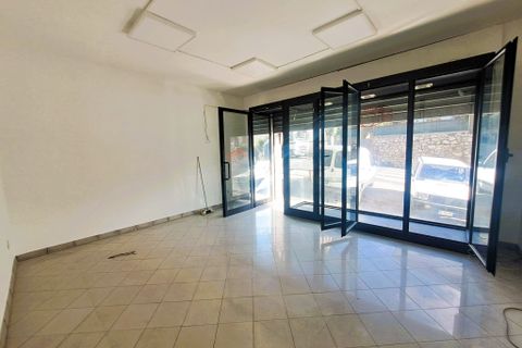 L'establiment comercial a Amelia, Terni, Amelia - € 550/mes | Ref: .14 - foto 3