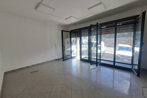 L'establiment comercial a Amelia, Terni, Amelia - € 550/mes | Ref: .14 - foto 5