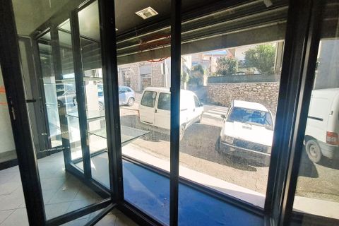 L'establiment comercial a Amelia, Terni, Amelia - € 550/mes | Ref: .14 - foto 7