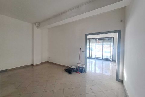 L'establiment comercial a Amelia, Terni, Amelia - € 550/mes | Ref: .14 - foto 13