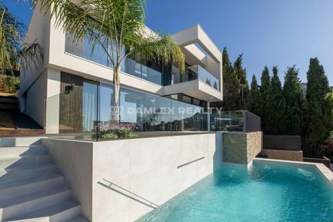 Villa i Lloret De Mar, Gerona, Lloret De Mar - € 1.350.000 | Ref: 75155 - foto 1