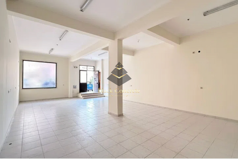 Erhvervsejendom i Cacem, Lisbon, Cacem - € 165.000 | Ref: BC1011 - foto 1