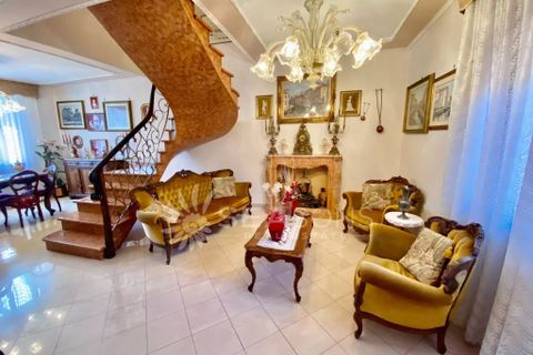 Villa i Venice, Venice, Venice - € 780.000 | Ref: SSresB120 - foto 1