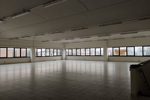 L'establiment comercial a Pontedera, Pisa, Pontedera - € 2.200/mes | Ref: DV2026009 - foto 5