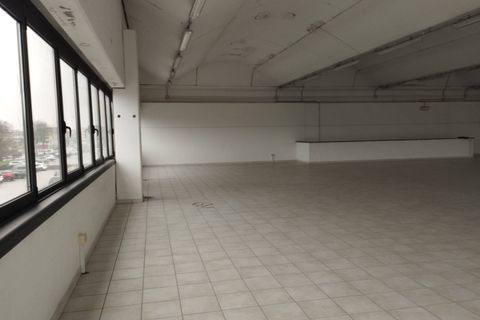 L'establiment comercial a Pontedera, Pisa, Pontedera - € 2.200/mes | Ref: DV2026009 - foto 11