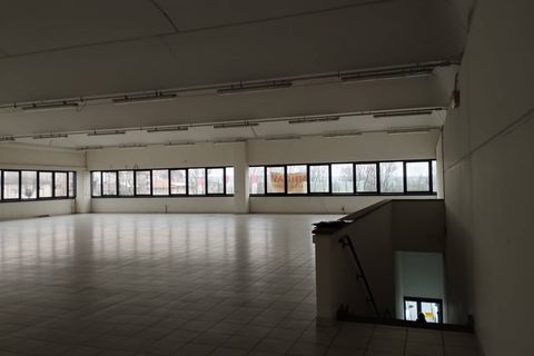 L'establiment comercial a Pontedera, Pisa, Pontedera - € 2.200/mes | Ref: DV2026009 - foto 12