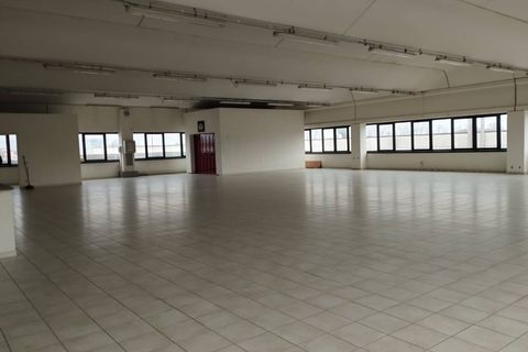 L'establiment comercial a Pontedera, Pisa, Pontedera - € 2.200/mes | Ref: DV2026009 - foto 13