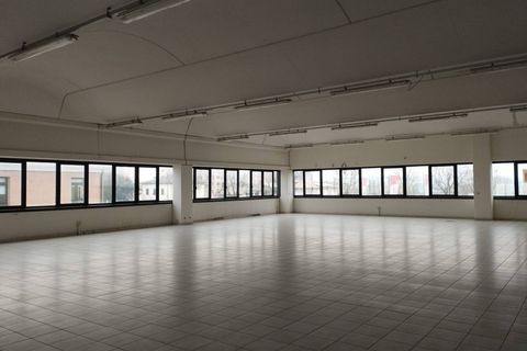 L'establiment comercial a Pontedera, Pisa, Pontedera - € 2.200/mes | Ref: DV2026009 - foto 15