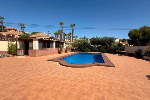 Villa a Torrevieja, Alicante, Torrevieja - € 930.000 | Ref: CLDZCJ-15548 - foto 2