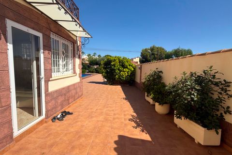 Villa a Torrevieja, Alicante, Torrevieja - € 930.000 | Ref: CLDZCJ-15548 - foto 4