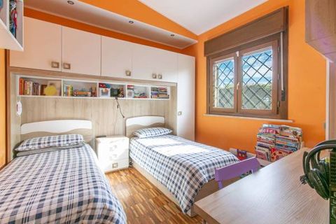 Villa a Pomezia, Rome, Pomezia - € 419.000 | Ref: 1001-740 - foto 14
