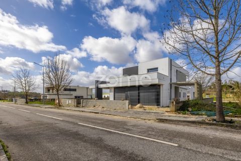 Villa a Boa Vista, Leiria, Boa Vista - € 595.000 | Ref: ZMPT585573 - foto 13