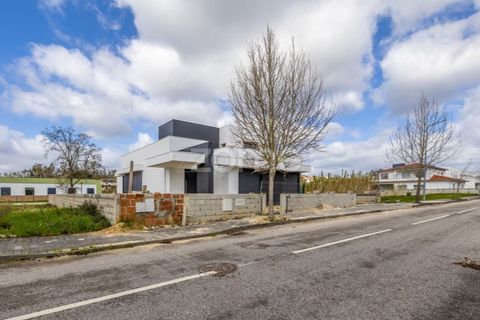 Villa a Boa Vista, Leiria, Boa Vista - € 595.000 | Ref: ZMPT585573 - foto 15