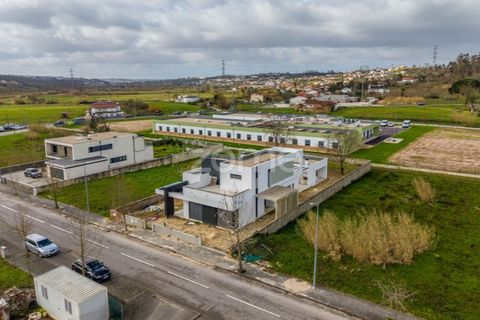 Villa a Boa Vista, Leiria, Boa Vista - € 595.000 | Ref: ZMPT585573 - foto 18