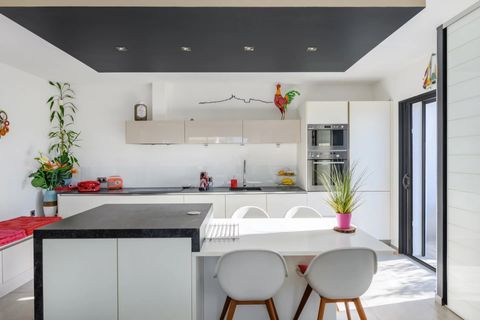 Villa a Marseille, Bouches-du-Rhone, Marseille - € 1.300.000 | Ref: HH-16083010 - foto 4